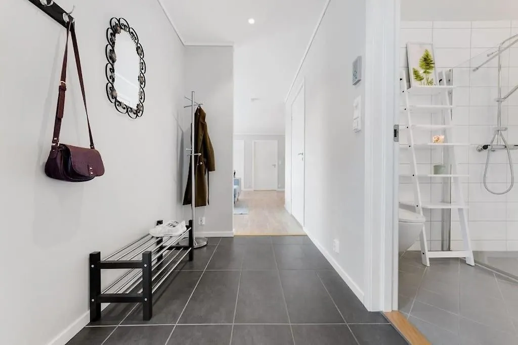 Stor Og Moderne Leilighet I Indre Arna Bergen Gratis Parkering!!