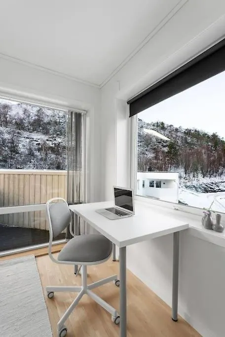 Stor Og Moderne Leilighet I Indre Arna Bergen Gratis Parkering!!